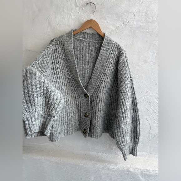 Sold market place pickup - do not buy. (Can’t delete since open offers) - Picture 4 of 13